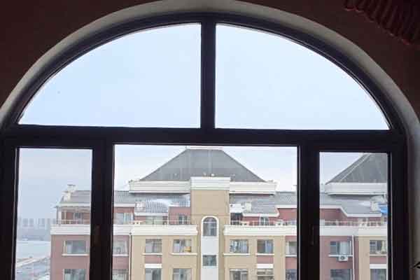 通遼系統(tǒng)門(mén)窗加工廠(chǎng)：探討常見(jiàn)的系統(tǒng)門(mén)窗產(chǎn)品類(lèi)型